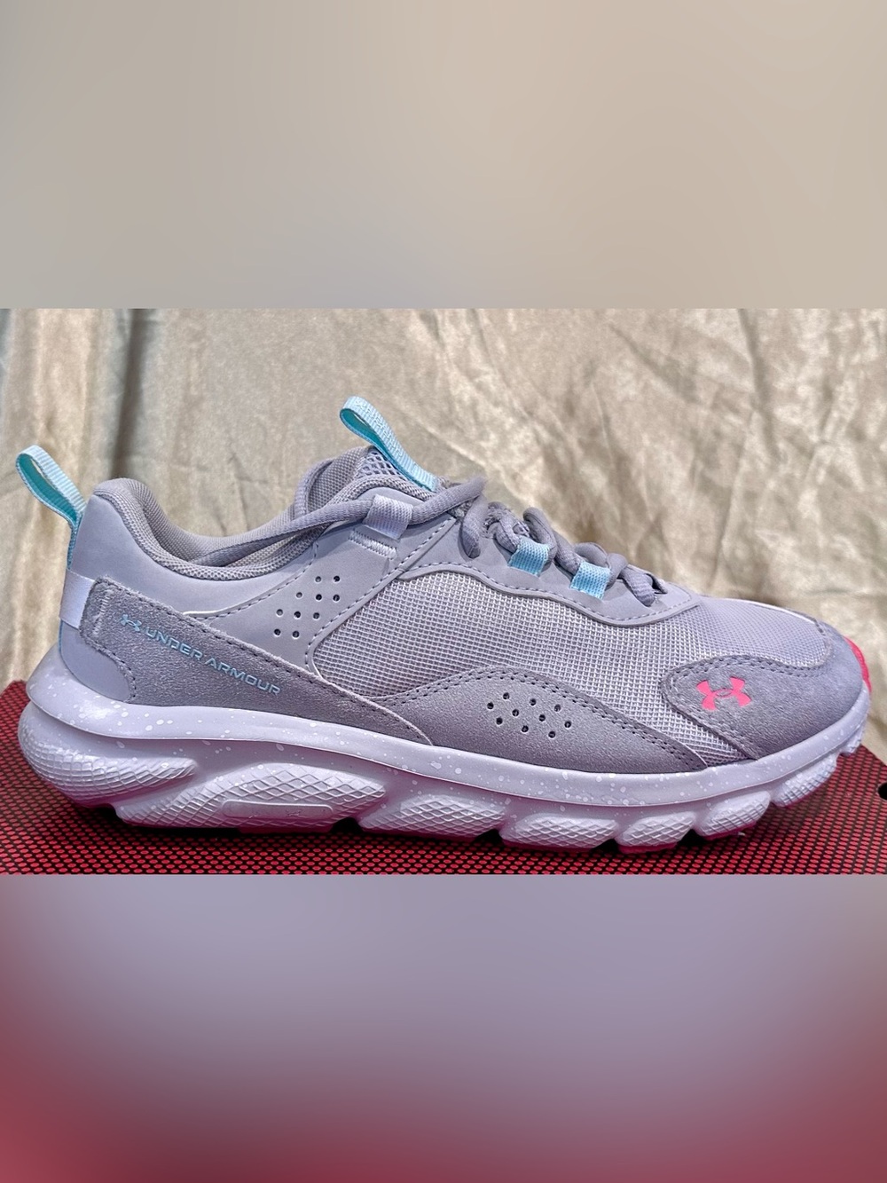 Under Armour Gray Sneaker with Coral Insole